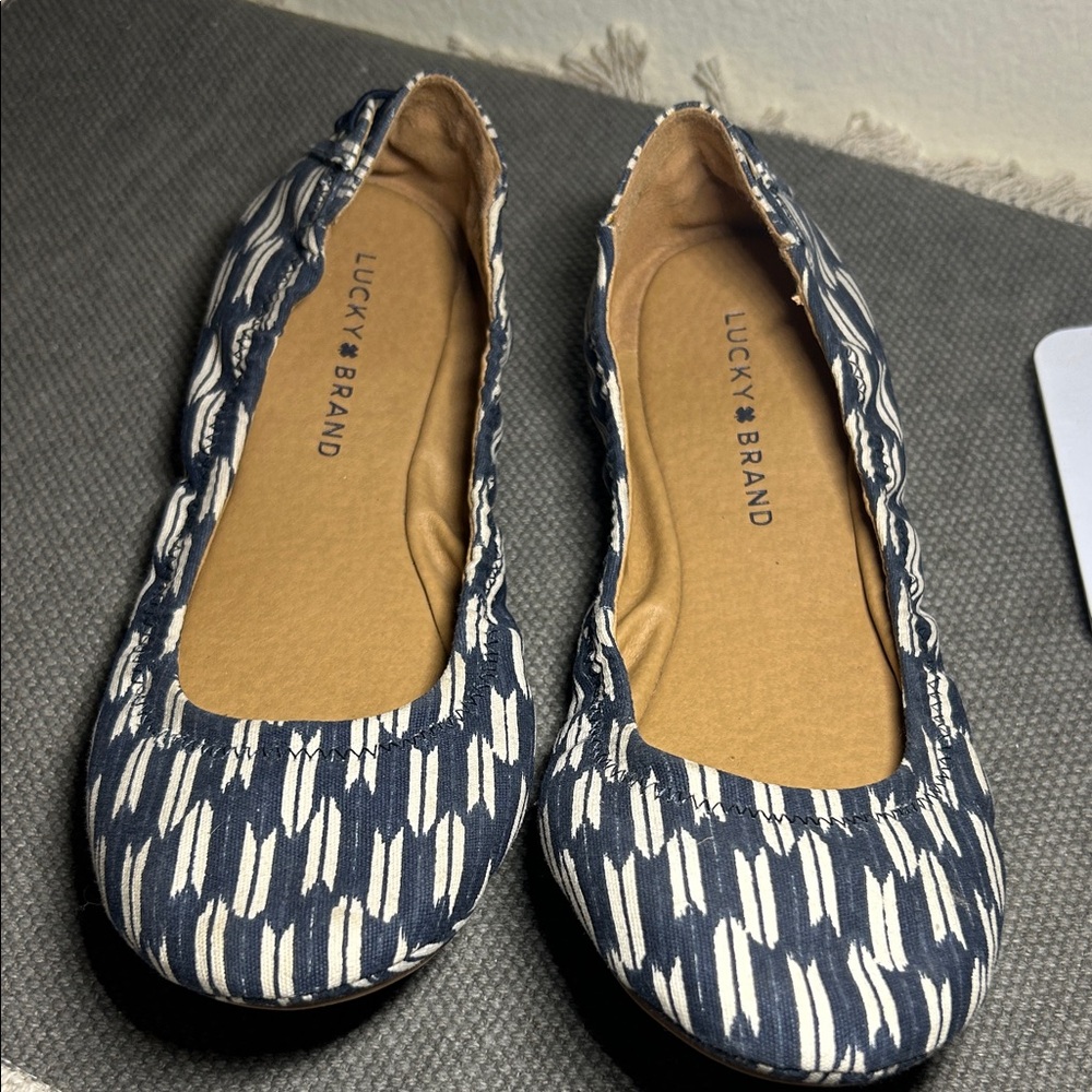 Lucky Brand Women's Navy and White Patterned Flats